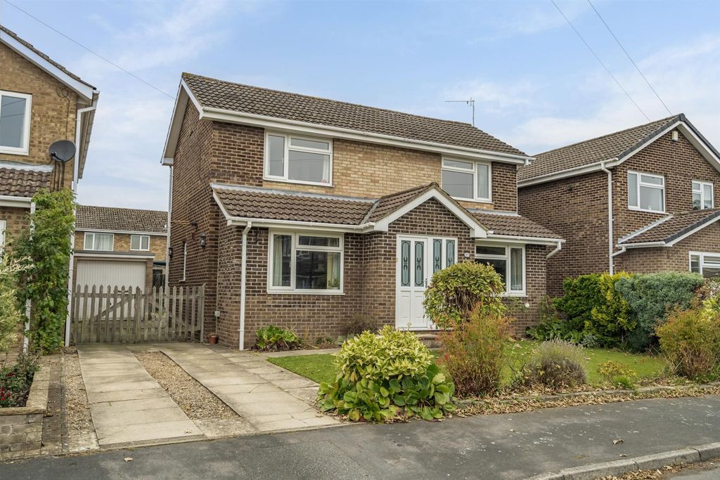 Property photo 1 of 12 External