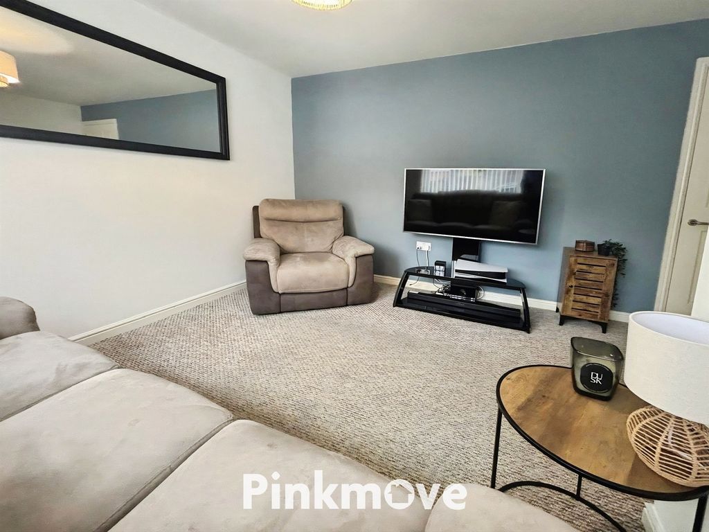 Property photo 3 of 24