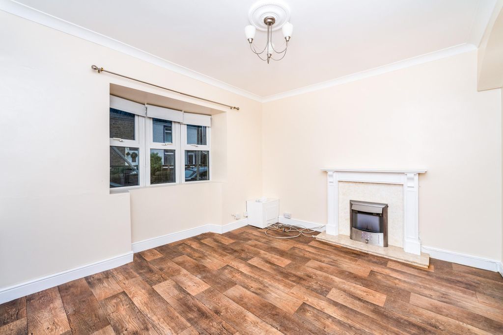 Property photo 3 of 11 Living Room
