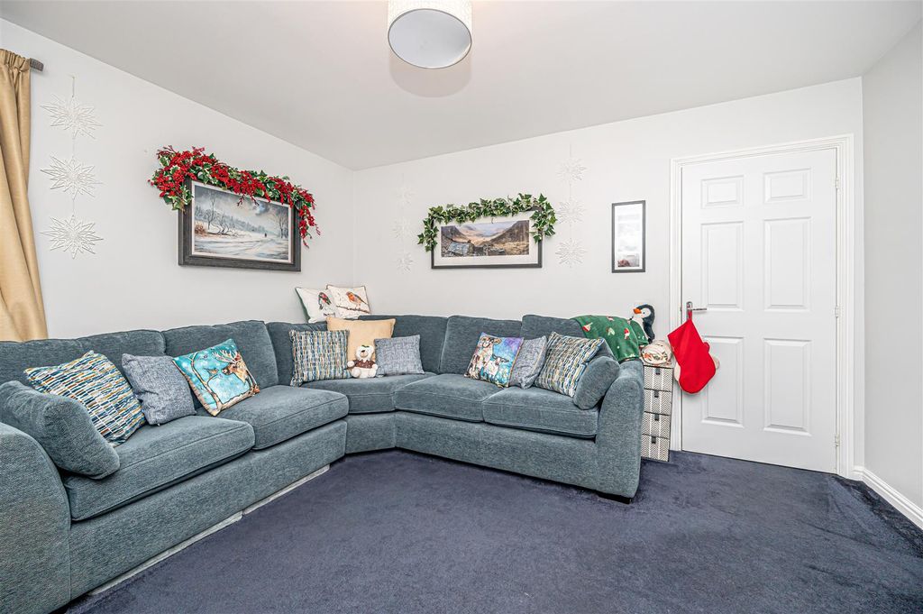 Property photo 3 of 24 Untitled (4 Of 1).Jpg