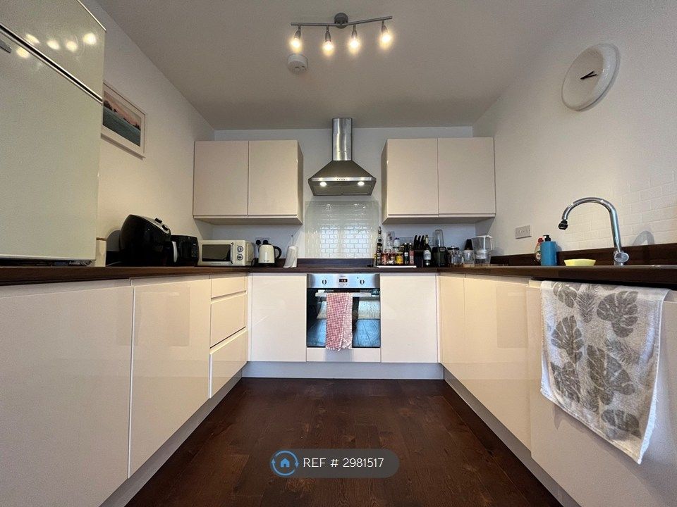Property photo 3 of 15 Kitchen