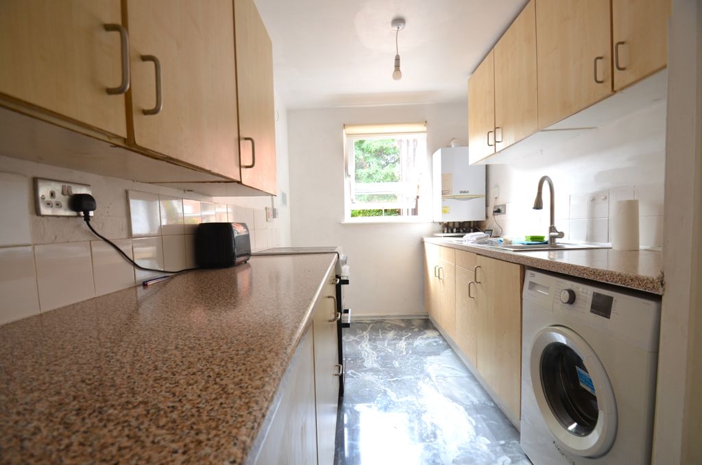 Property photo 1 of 5 Beu Kitchen