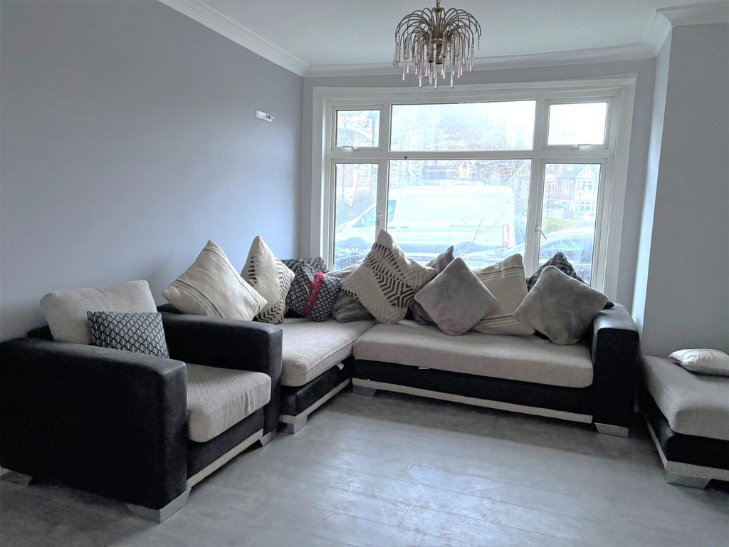 Property photo 2 of 5 Gallery