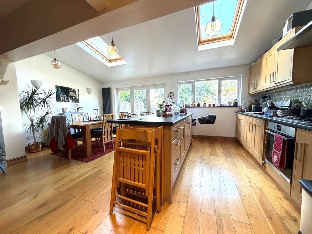 Property photo 3 of 5