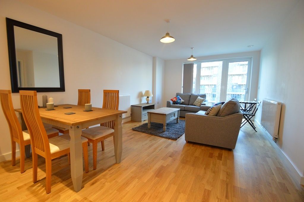 Property photo 3 of 10 Dining Area And Loun