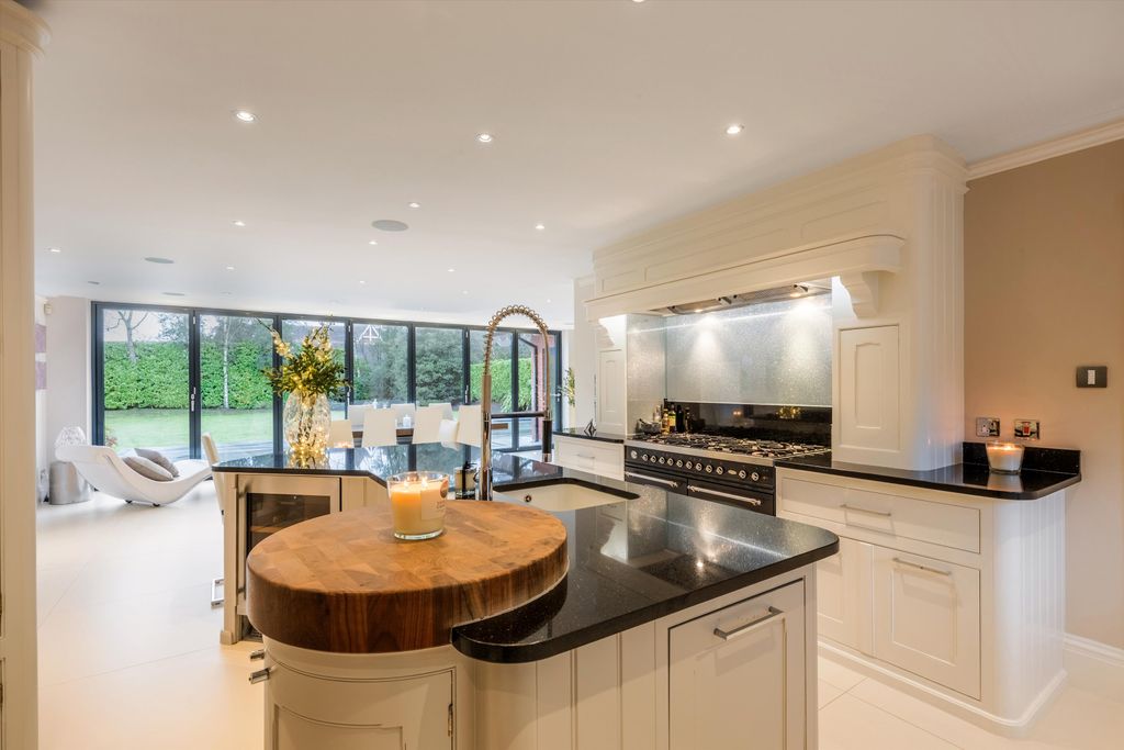 Property photo 3 of 30 Image