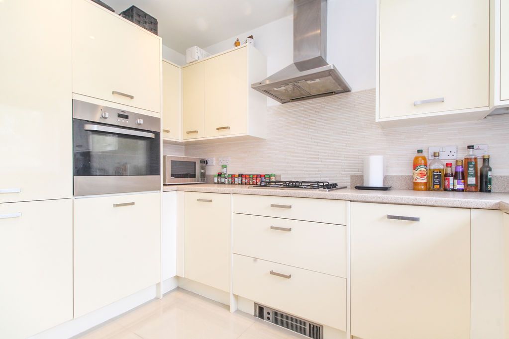 Property photo 3 of 15 Kitchen