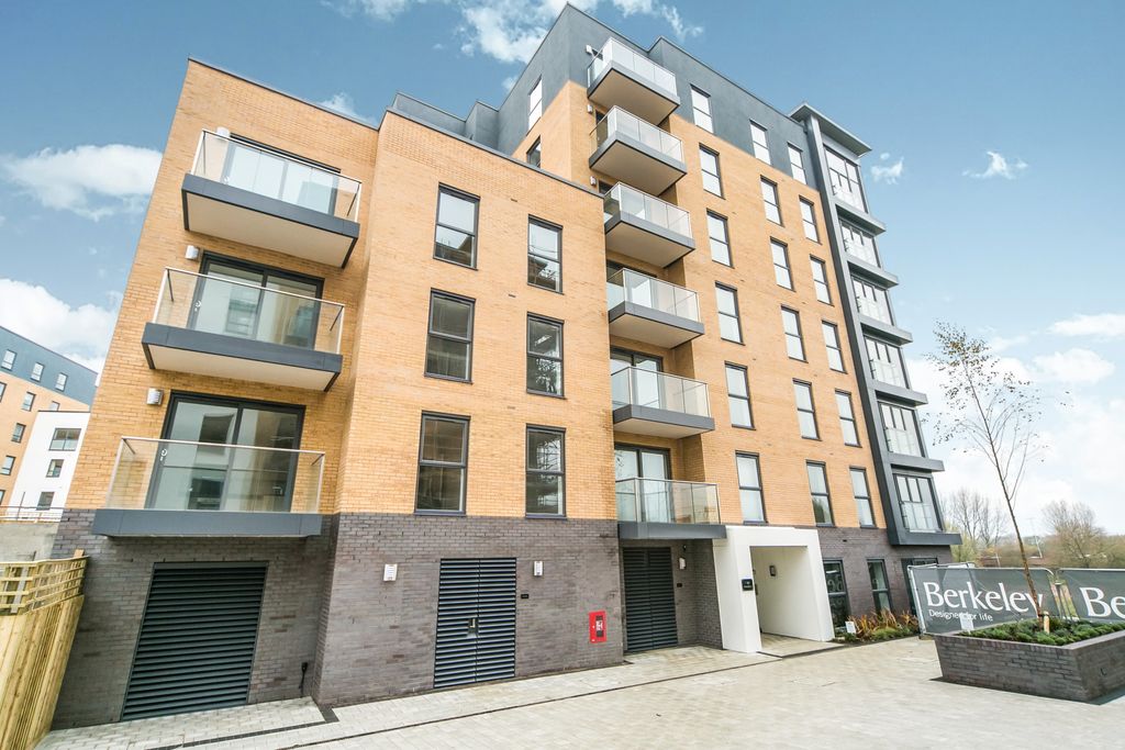 Property photo 1 of 8 71F7Cb16-0604-4Cea-9