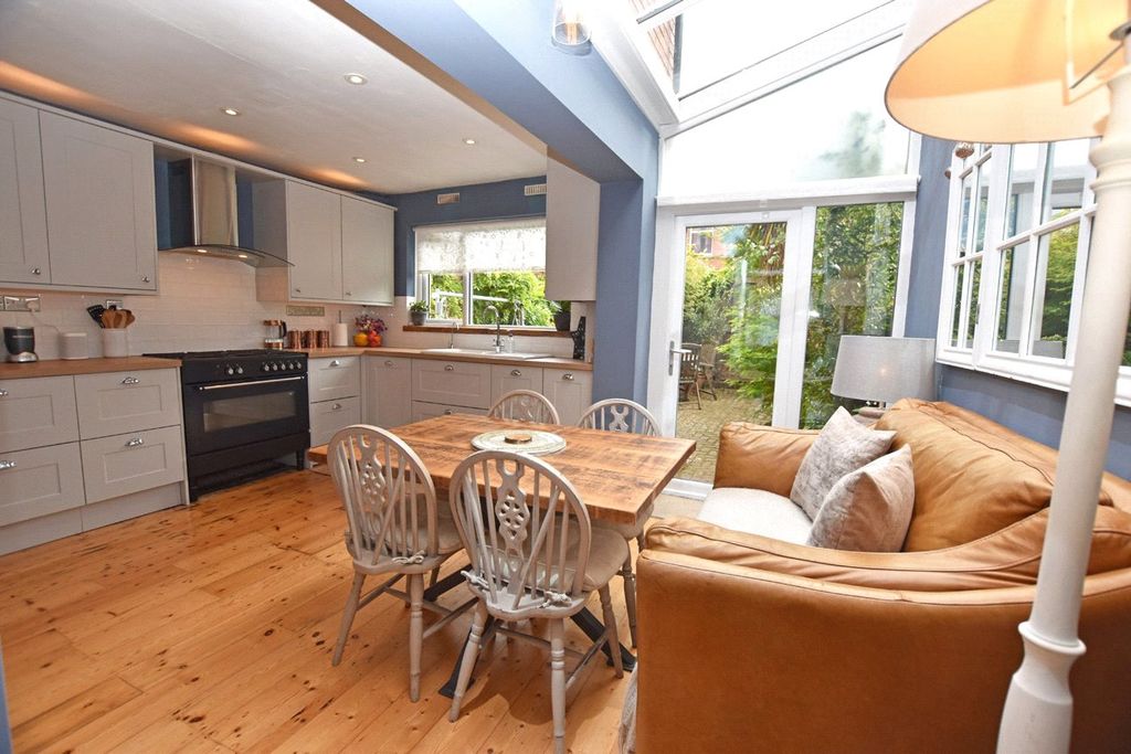Property photo 3 of 15 Kitchen/Dining Room