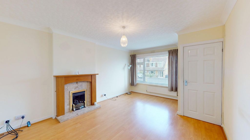 Property photo 3 of 21 4104984