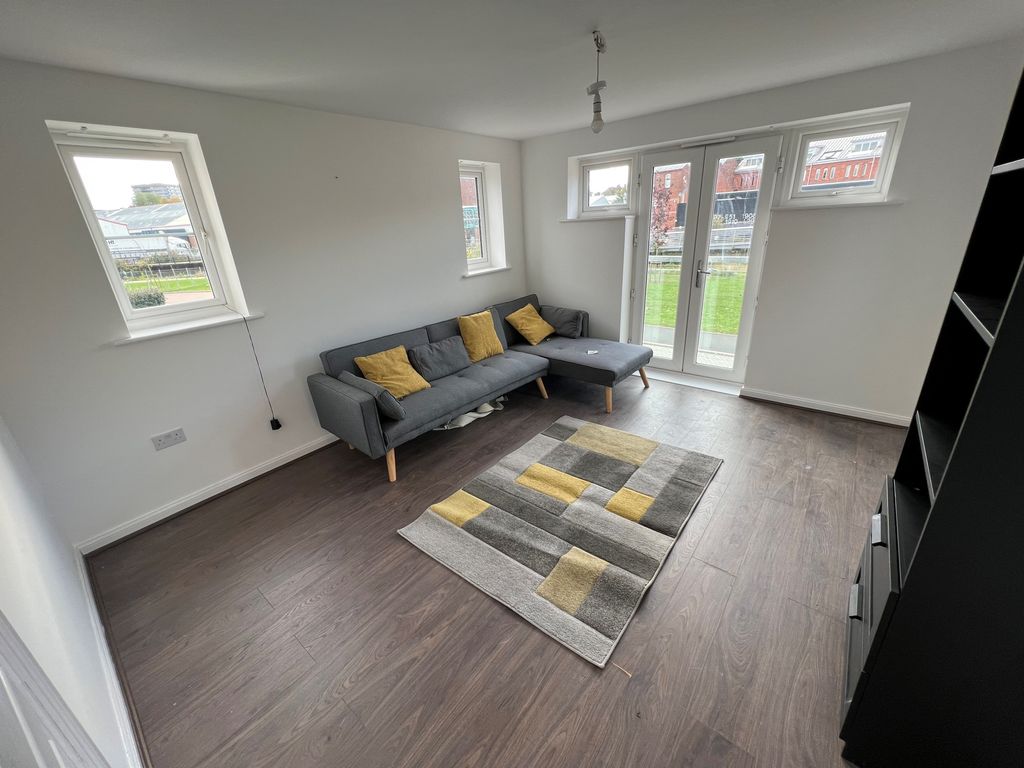 Property photo 3 of 11