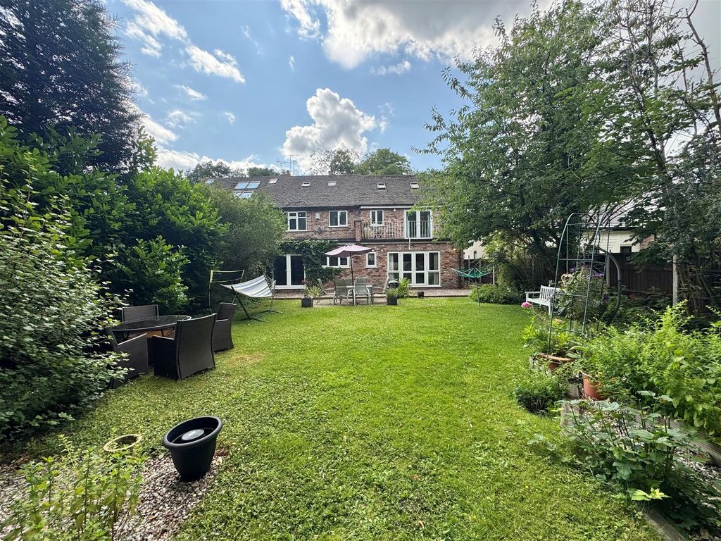 Property photo 2 of 23