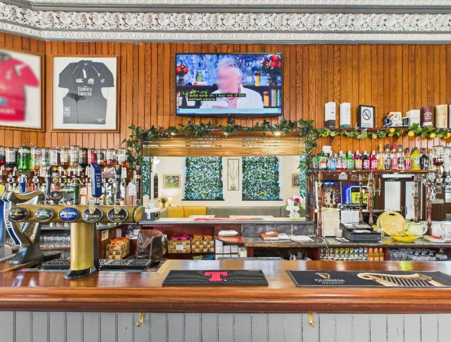 Property photo 3 of 18