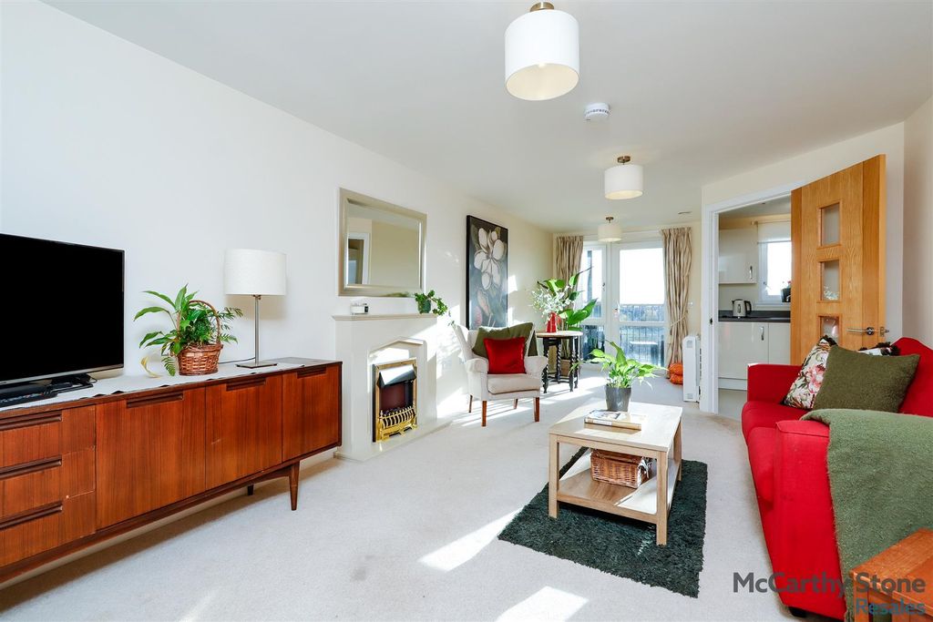 Property photo 1 of 21 Livingrm31Rw.Jpg