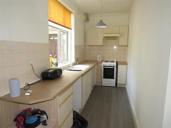 Property photo 3 of 7 Kitchen