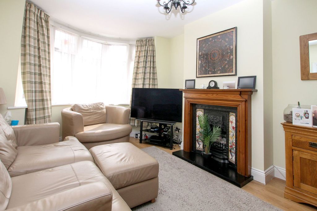 Property photo 2 of 13