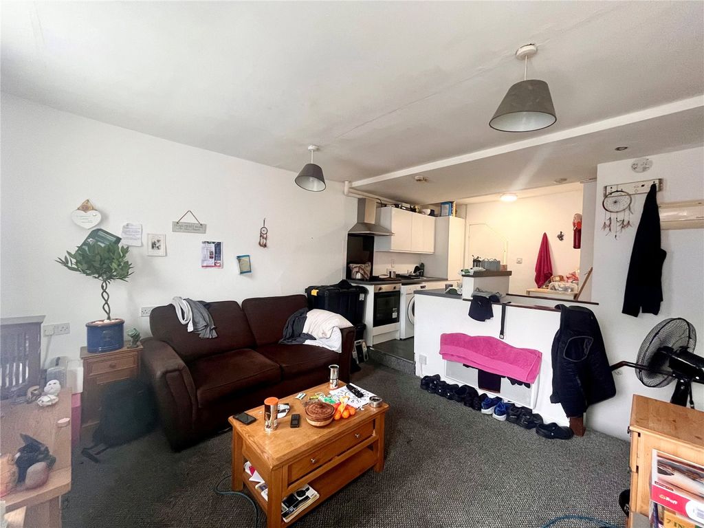 Property photo 2 of 17 Picture No. 04