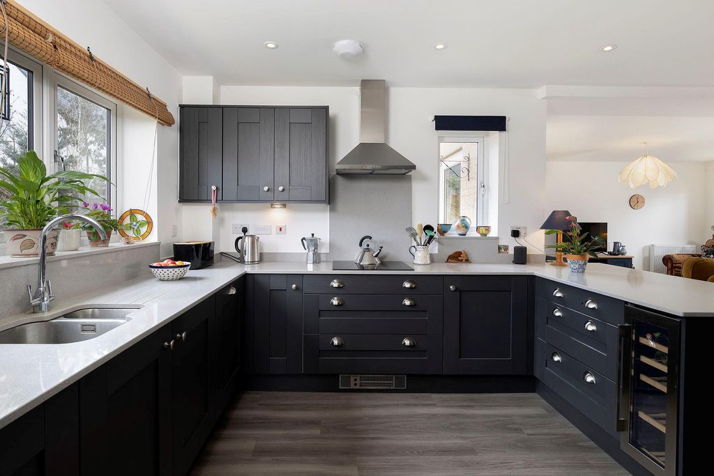 Property photo 2 of 25 Image