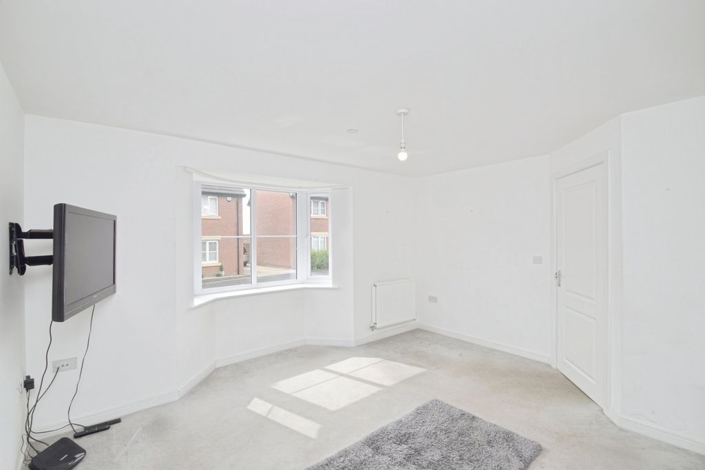 Property photo 3 of 27