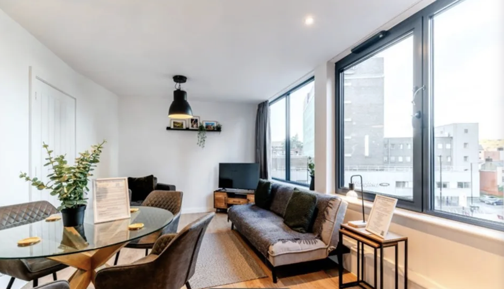 Property photo 2 of 5 2. Lounge .Png