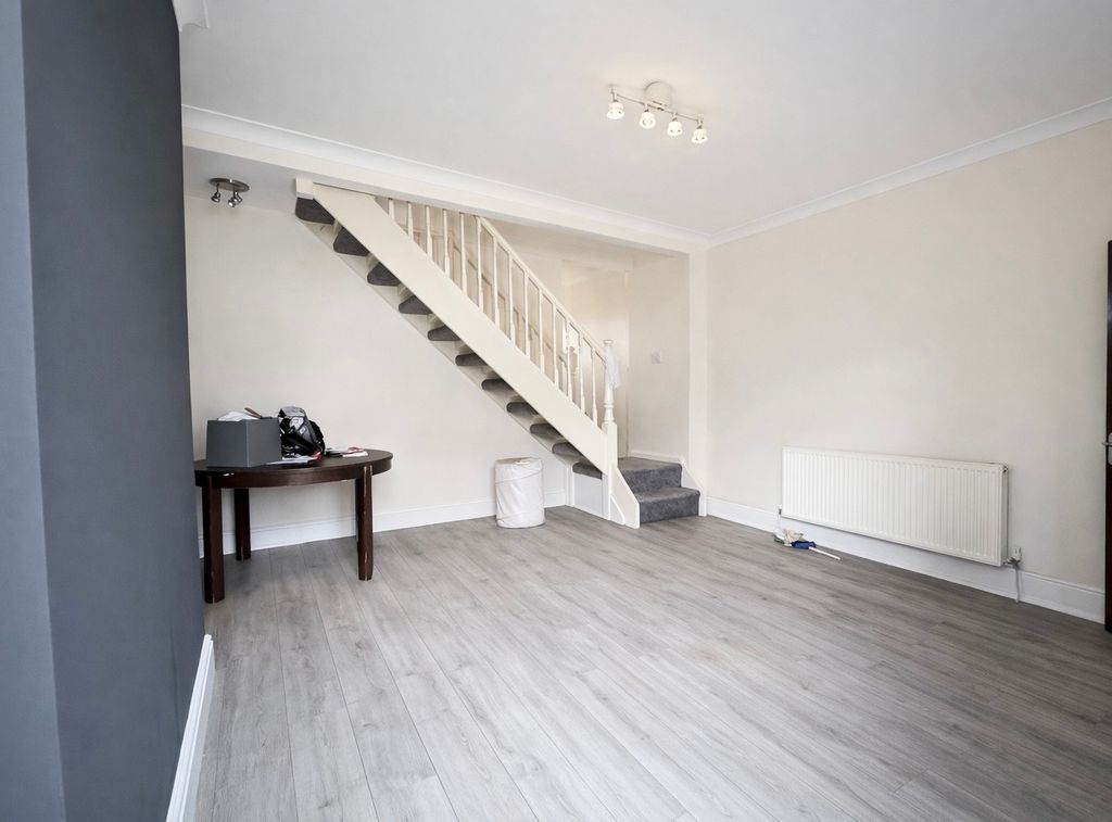 Property photo 2 of 11 Photo #2