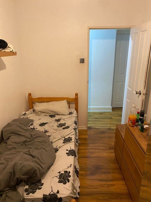 Property photo 1 of 2