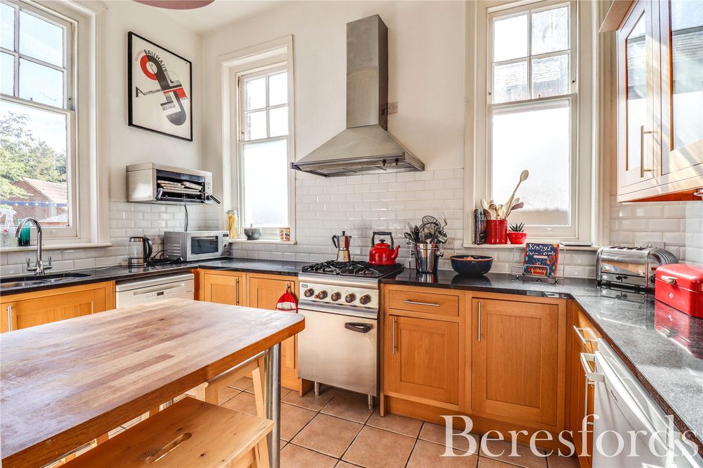 Property photo 2 of 16 Picture No. 71