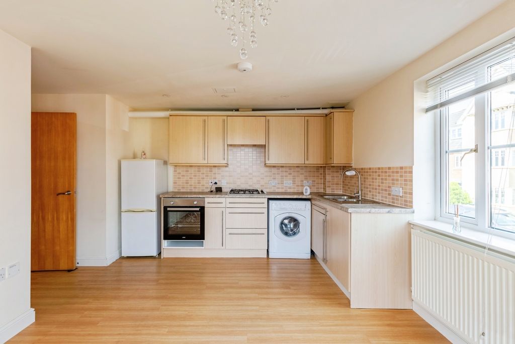 Property photo 3 of 12 Lounge /Kitchen