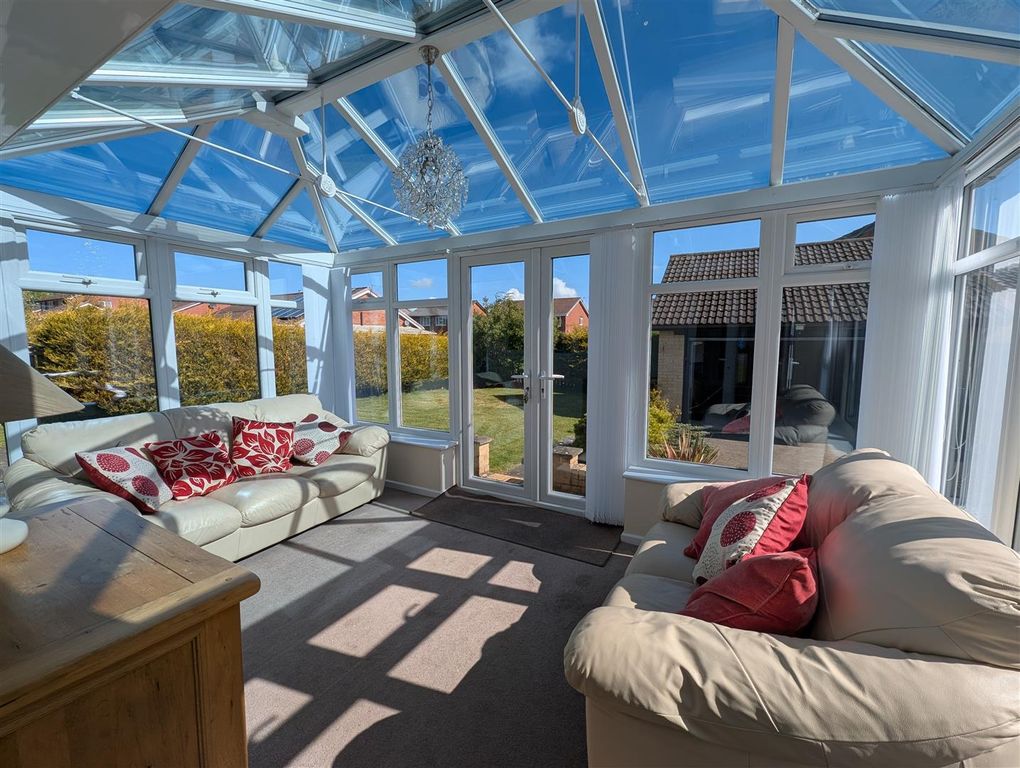 Property photo 2 of 13 Conservatory