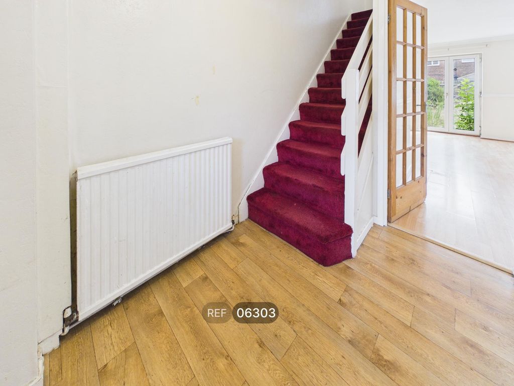 Property photo 3 of 13 Hallway