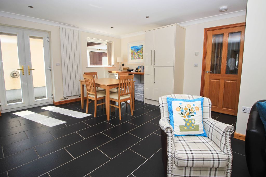 Property photo 2 of 13 Dining Area
