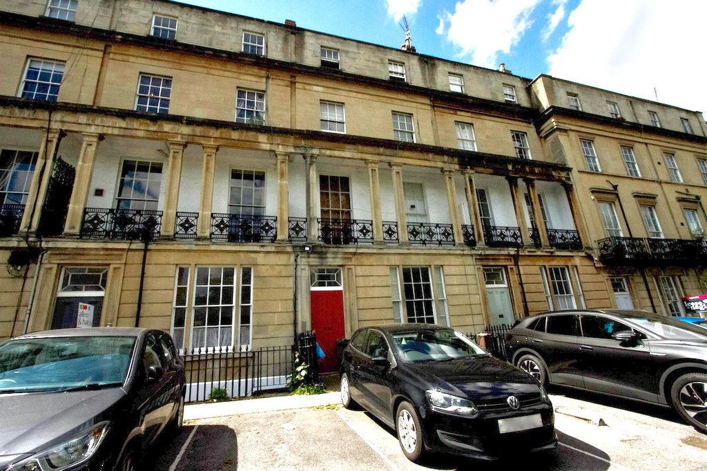 2 bed flat for sale Victoria Park