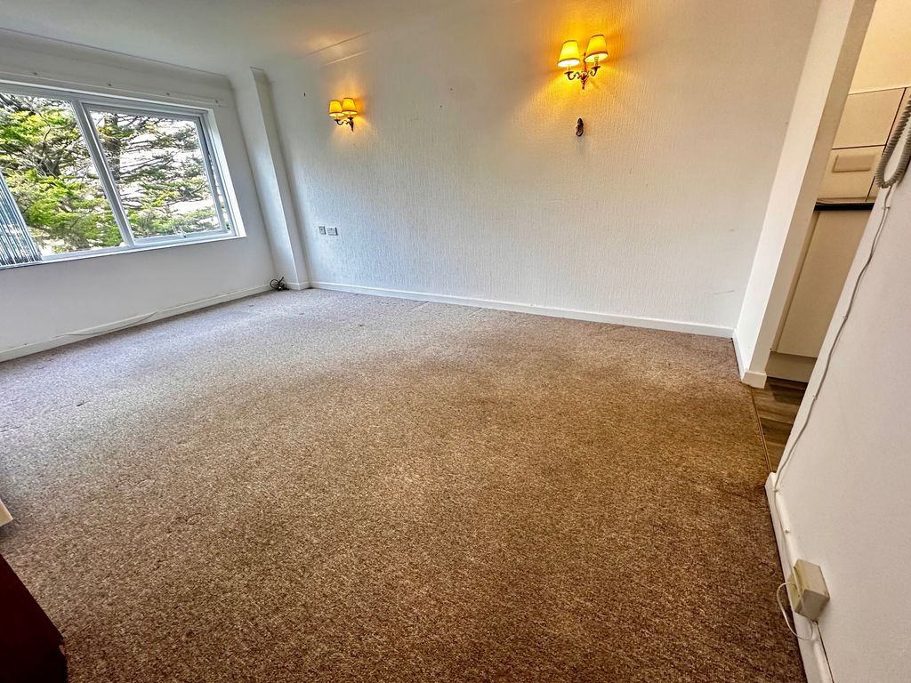 Property photo 3 of 14 Image