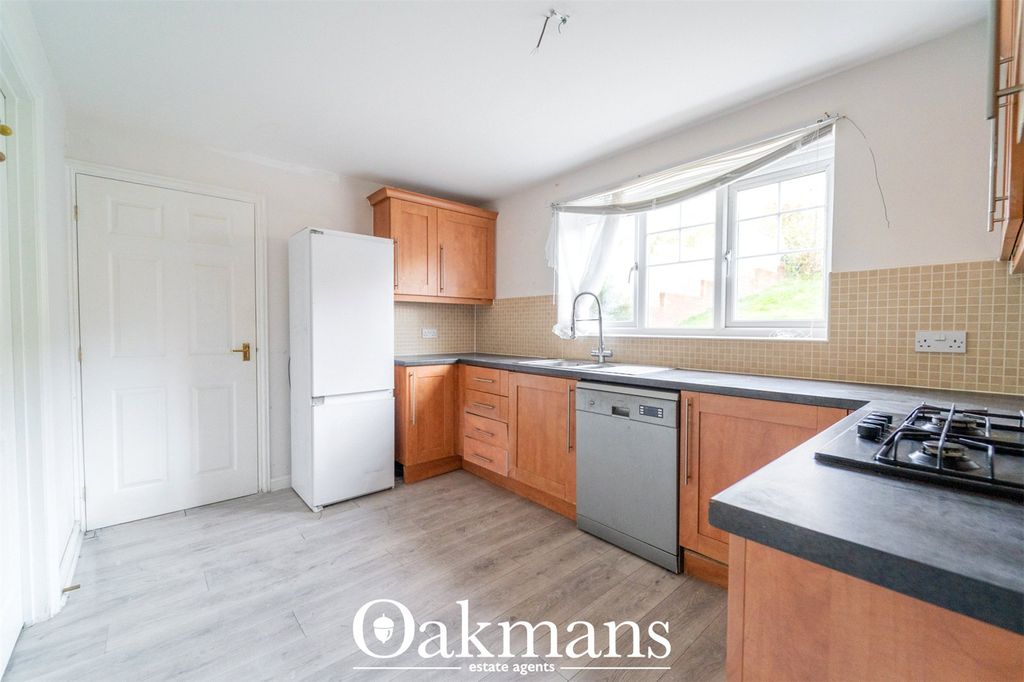 Property photo 2 of 32 Picture No. 15