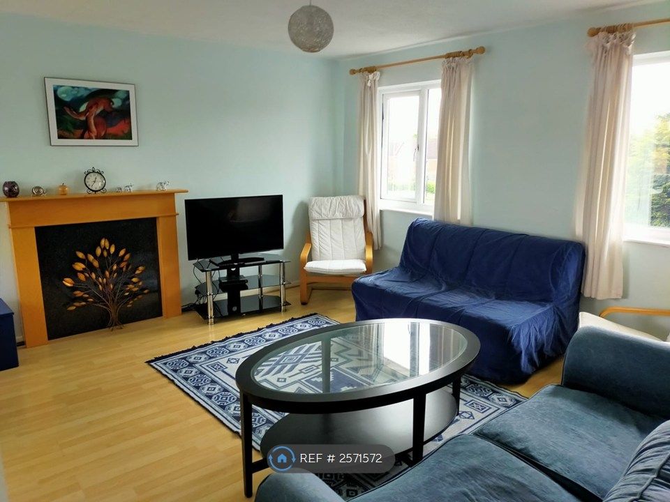 Property photo 2 of 8 Lounge