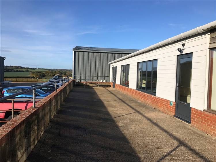 Property photo 1 of 3