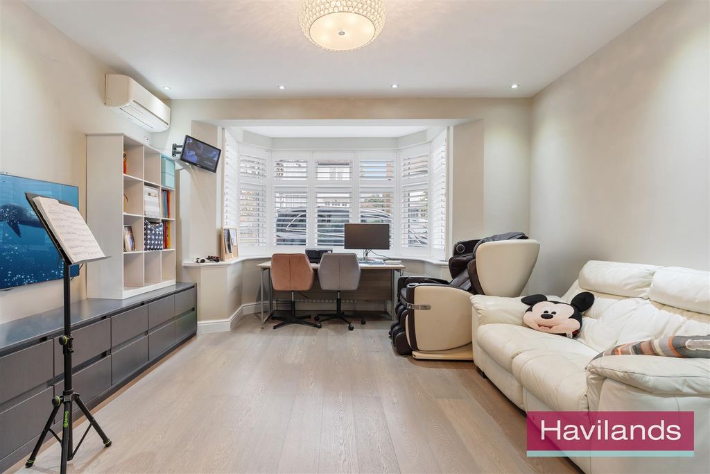 Property photo 2 of 22 Park View-13.Jpg