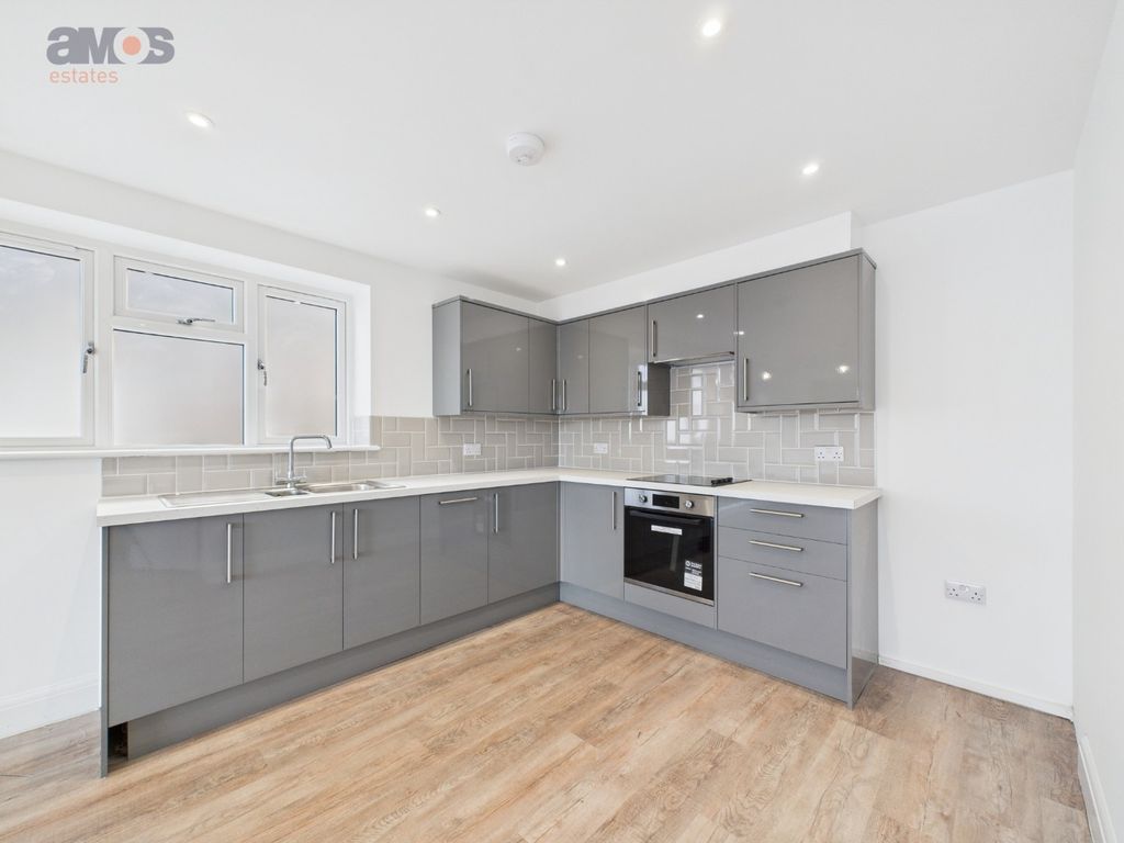 Property photo 3 of 9 4031814