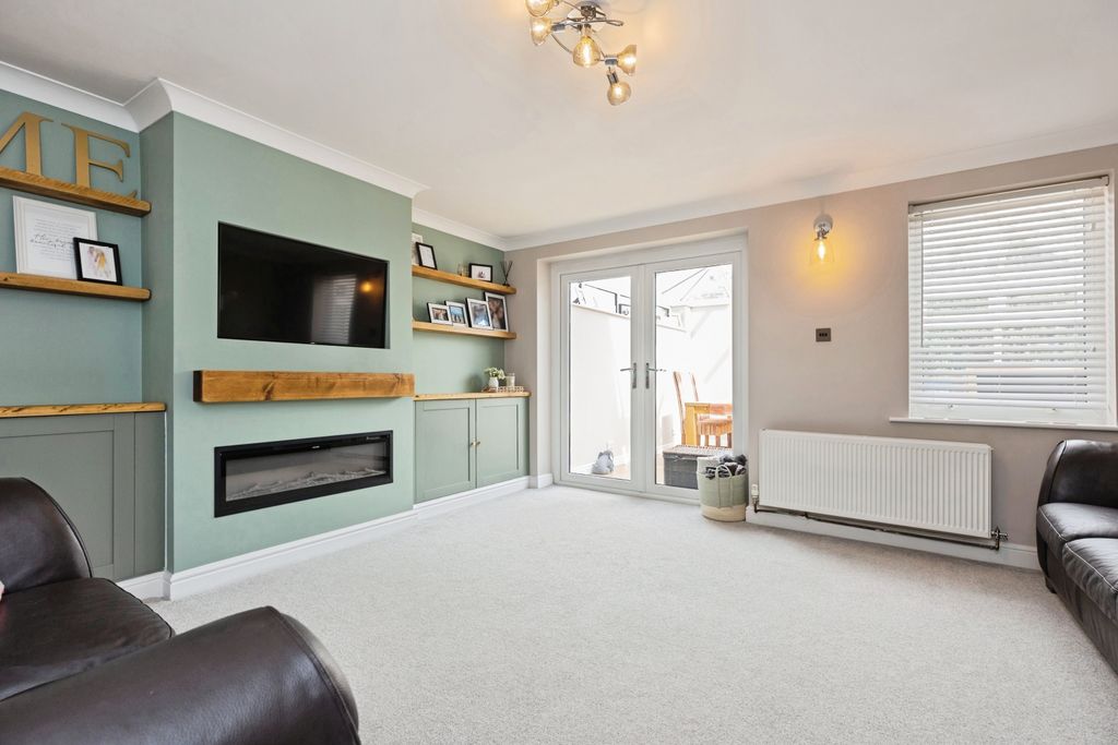Property photo 3 of 15