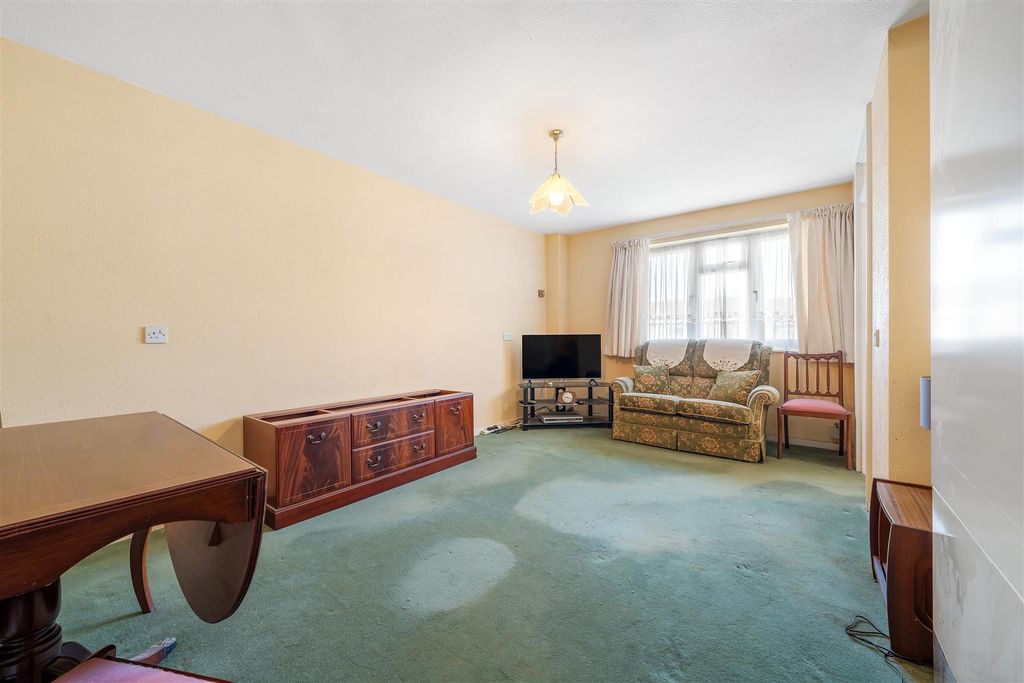 Property photo 3 of 10 Groombridge House-3.Jpg