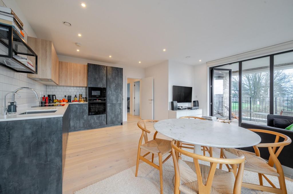 Property photo 2 of 20 1393562-7-6949151d173Cf.Jpg