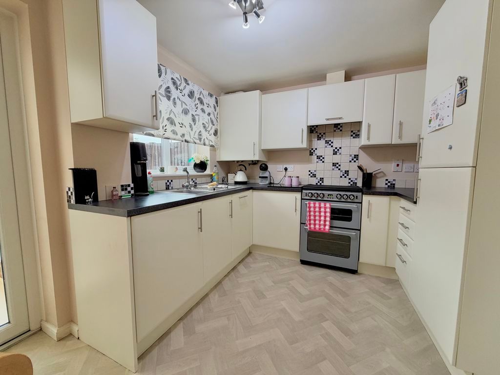 Property photo 2 of 16 Kitchen/Diner