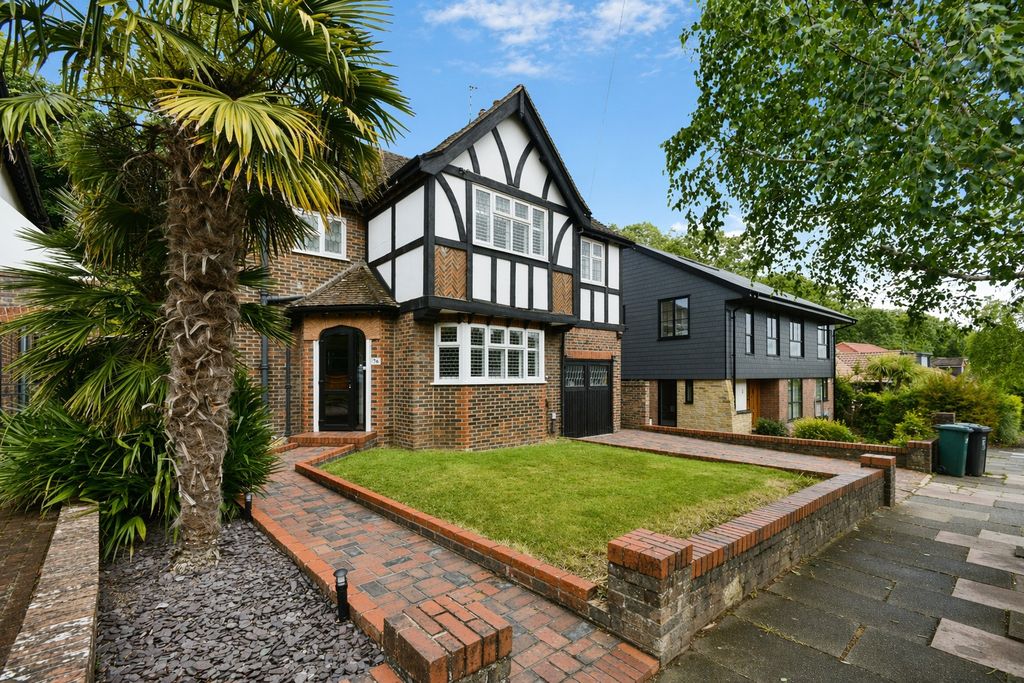 Property photo 1 of 30