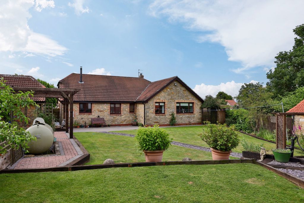 Property photo 3 of 30