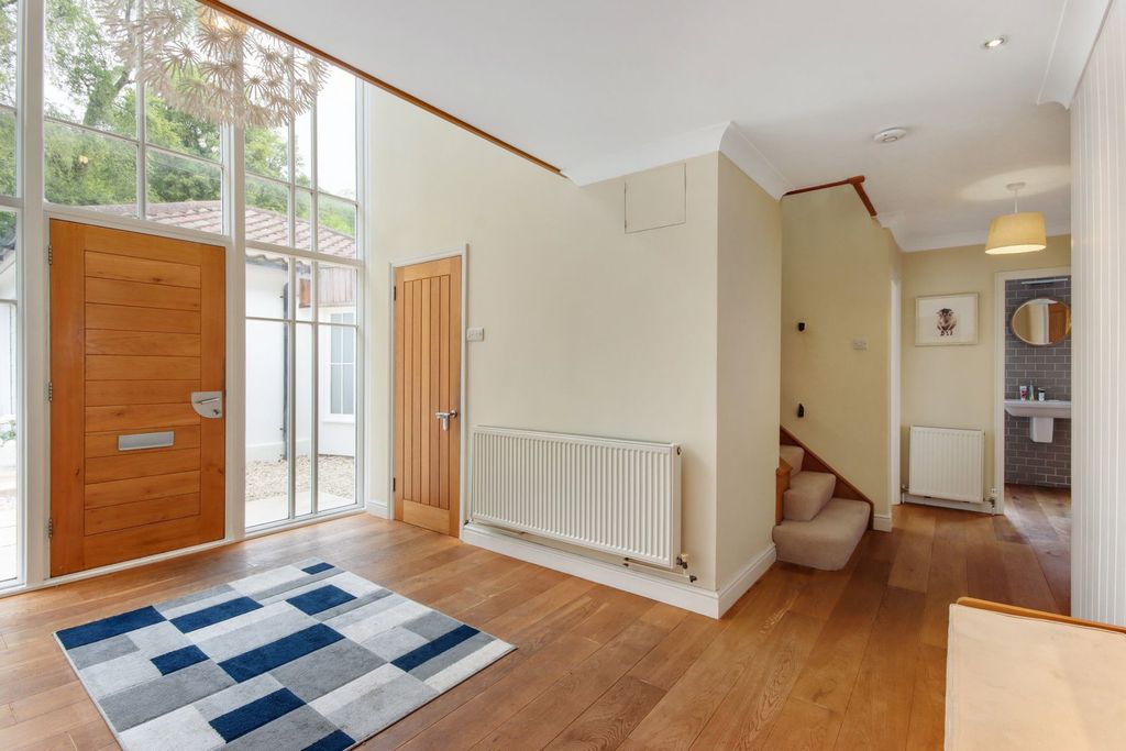 Property photo 3 of 33