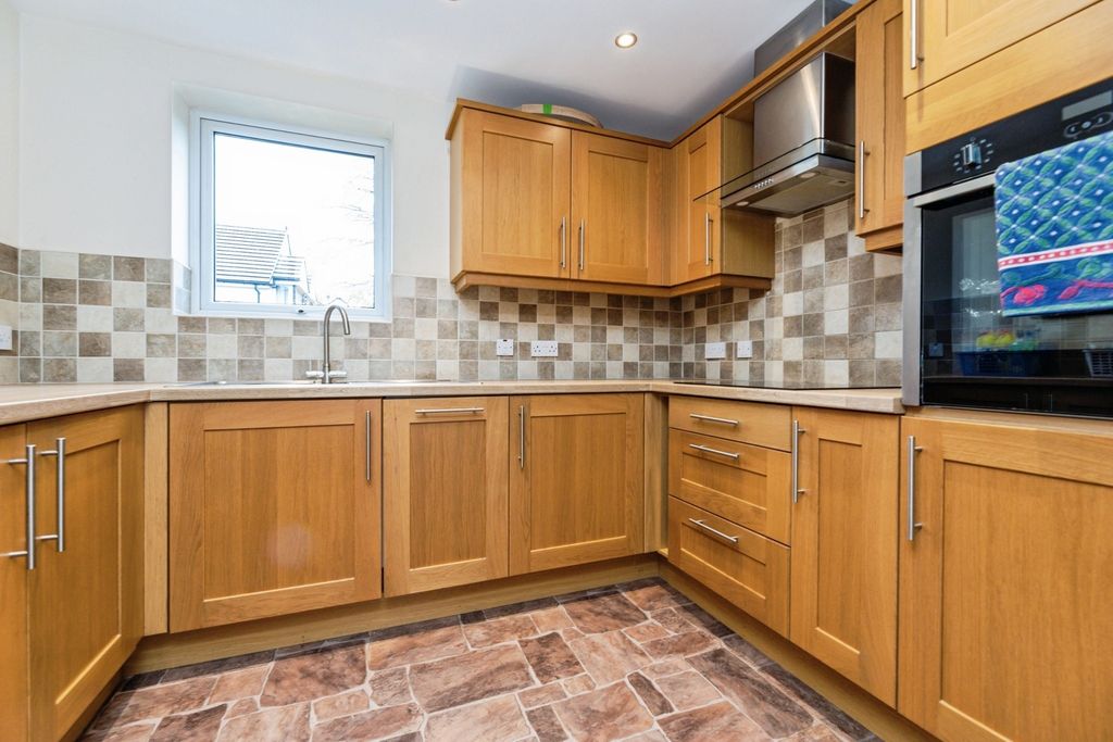 Property photo 2 of 17 Photo