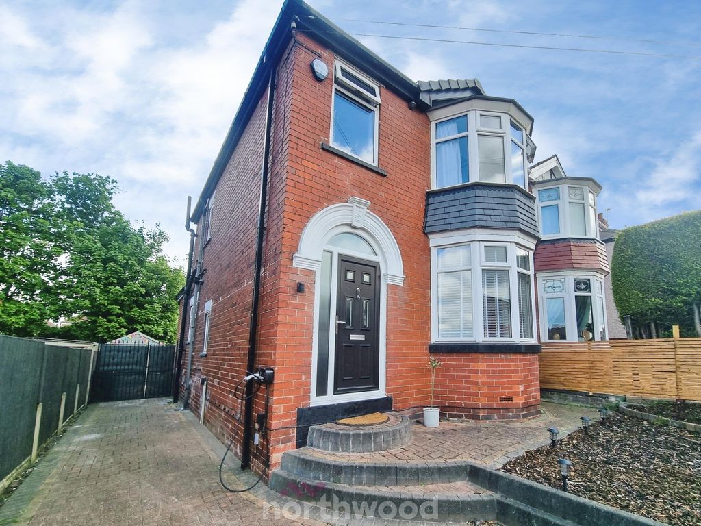 Property photo 1 of 27