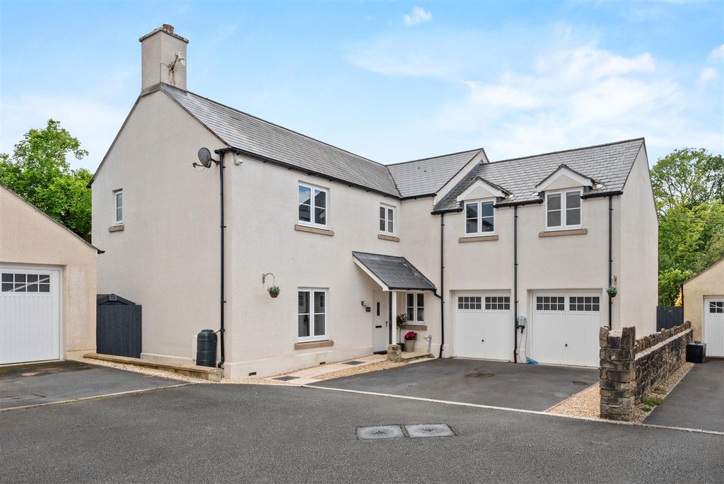 Property photo 1 of 34 External