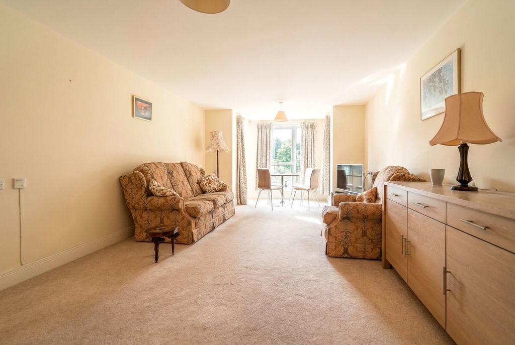 Property photo 2 of 14