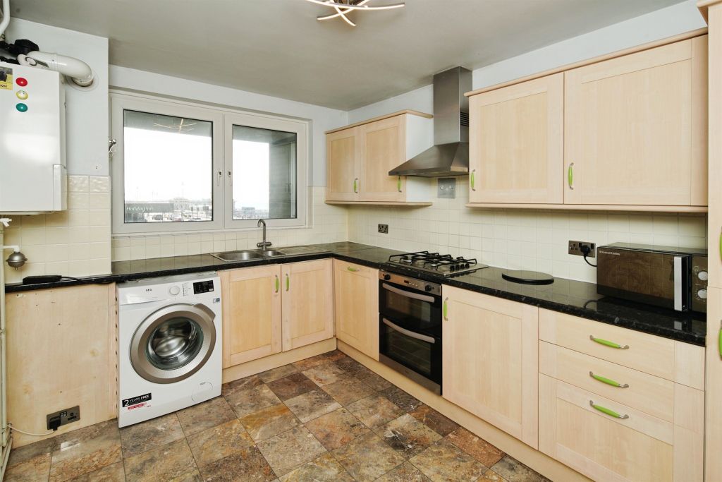 Property photo 3 of 18